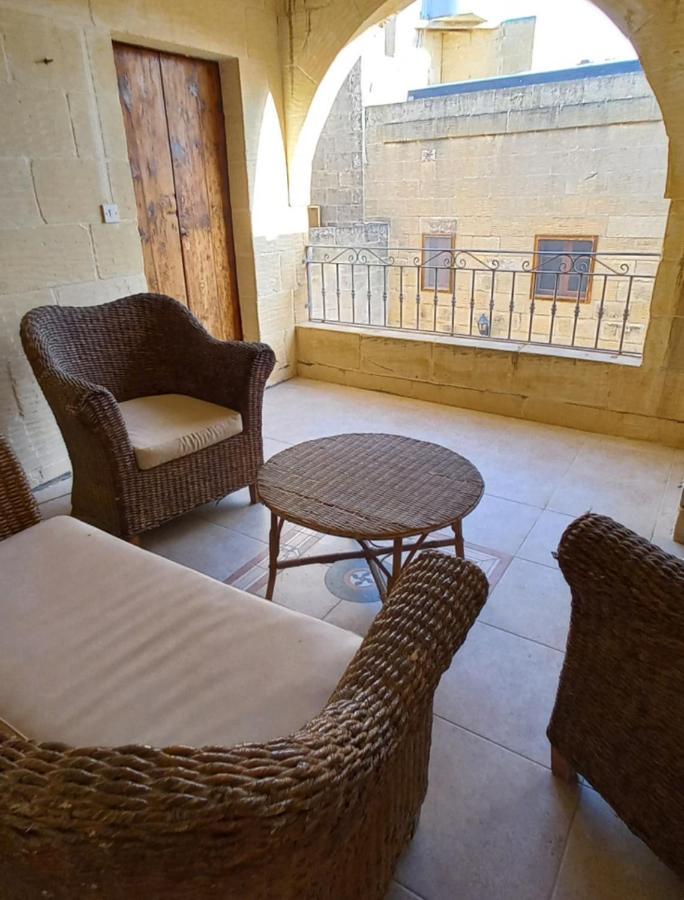Ta Majsi Farmhouse With Indoor Heated Pool San Lawrenz Dış mekan fotoğraf