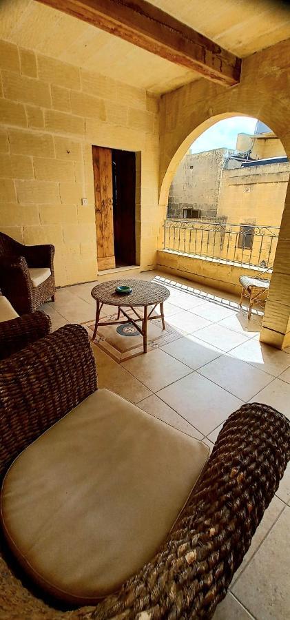 Ta Majsi Farmhouse With Indoor Heated Pool San Lawrenz Dış mekan fotoğraf