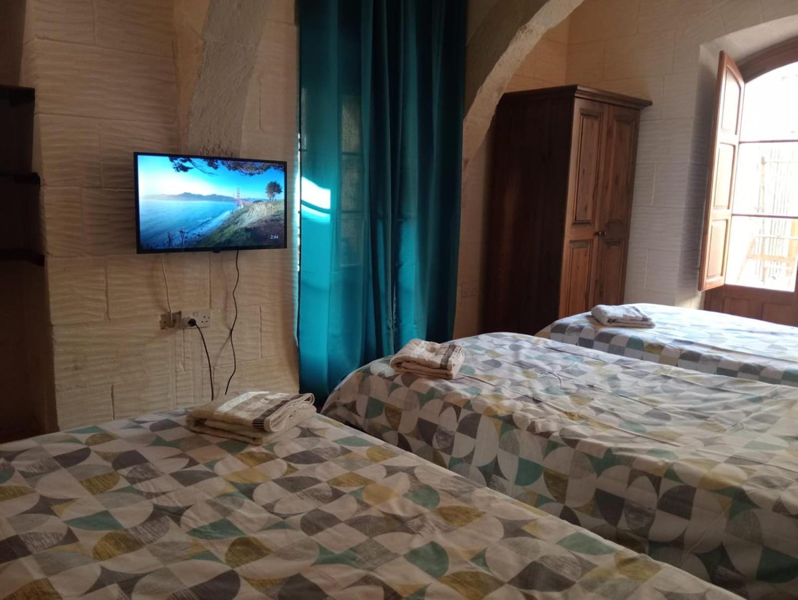 Ta Majsi Farmhouse With Indoor Heated Pool San Lawrenz Dış mekan fotoğraf