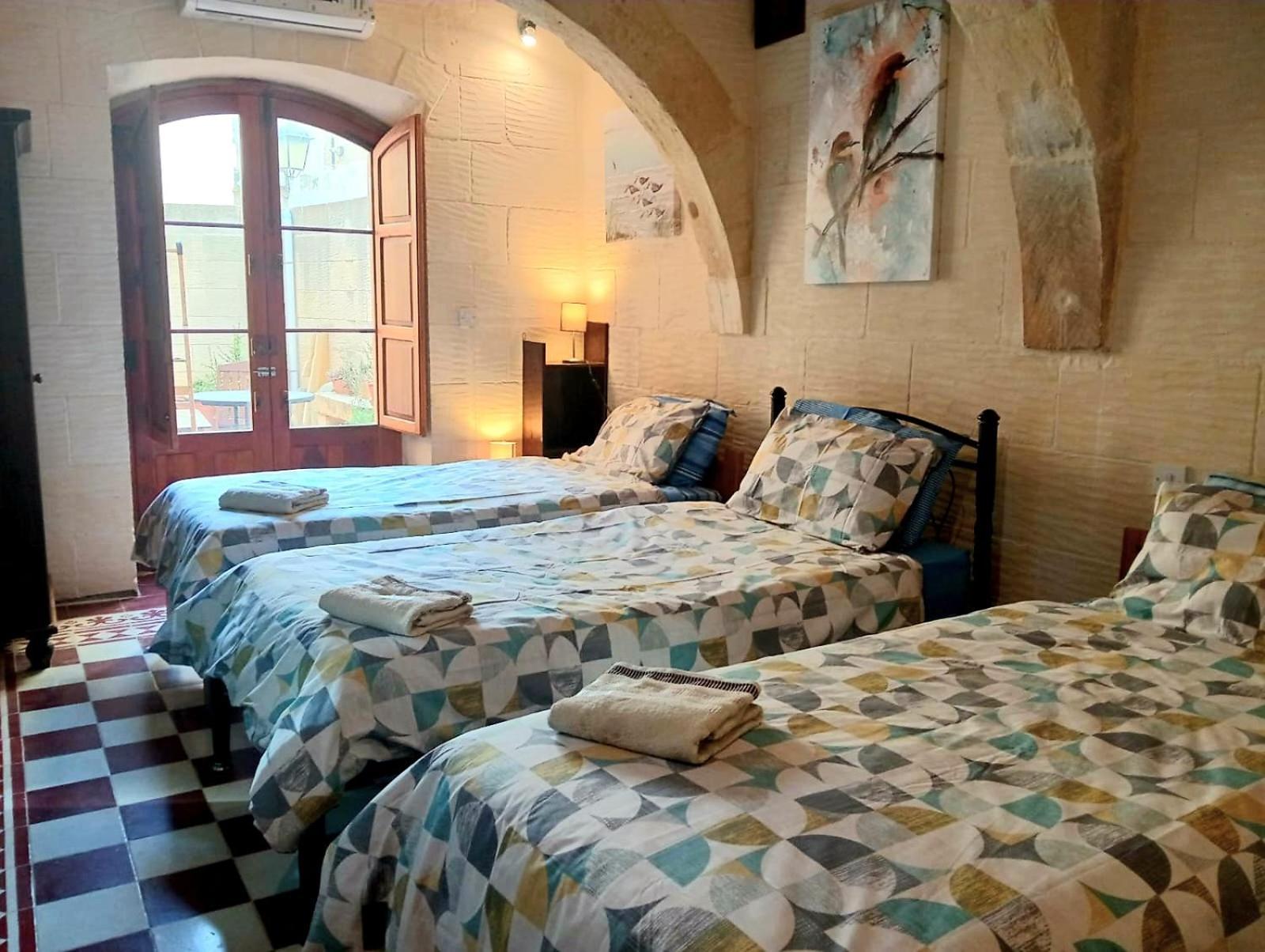 Ta Majsi Farmhouse With Indoor Heated Pool San Lawrenz Dış mekan fotoğraf