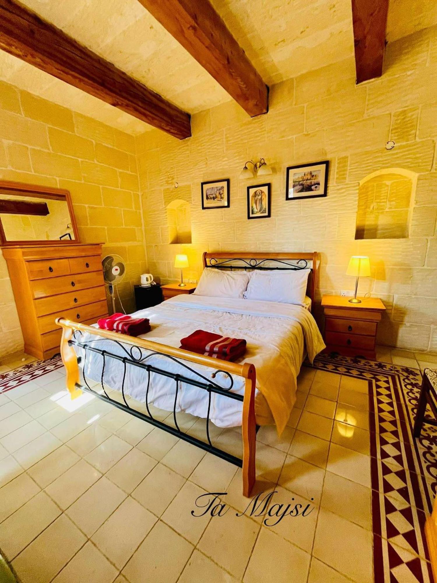 Ta Majsi Farmhouse With Indoor Heated Pool San Lawrenz Dış mekan fotoğraf