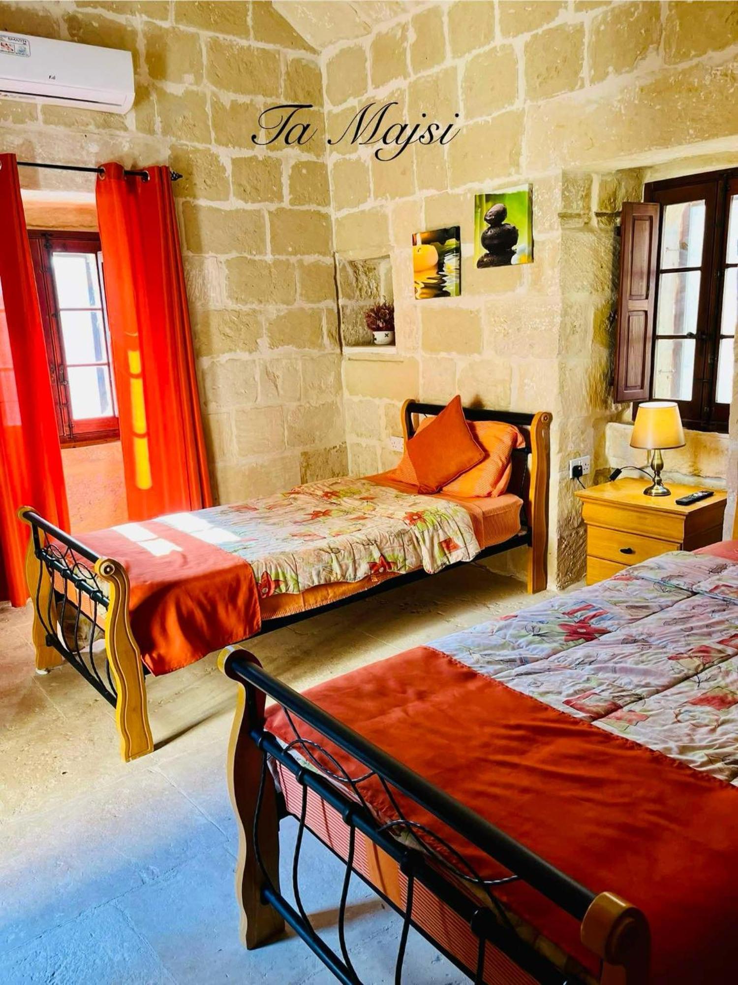 Ta Majsi Farmhouse With Indoor Heated Pool San Lawrenz Dış mekan fotoğraf