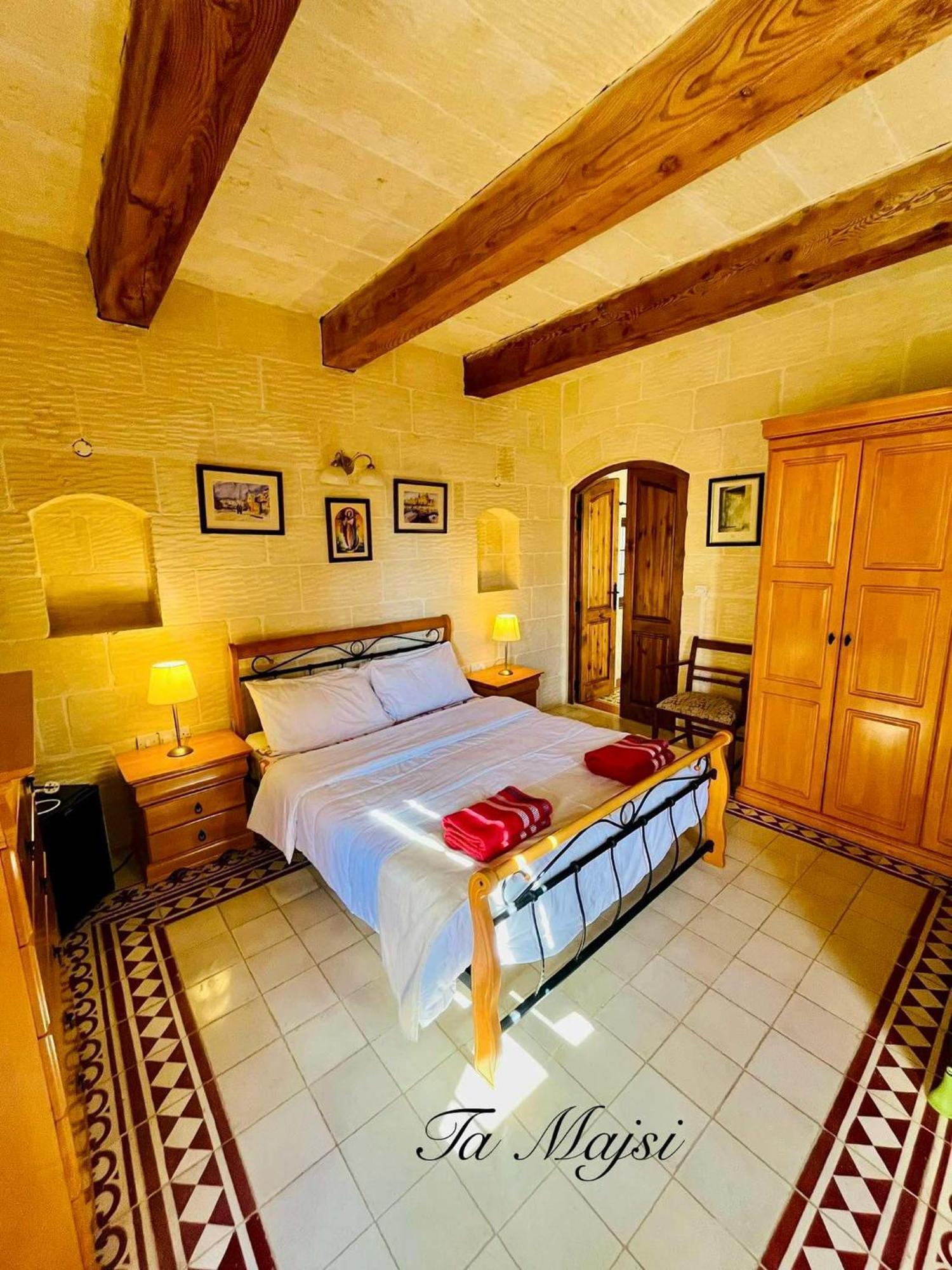 Ta Majsi Farmhouse With Indoor Heated Pool San Lawrenz Dış mekan fotoğraf