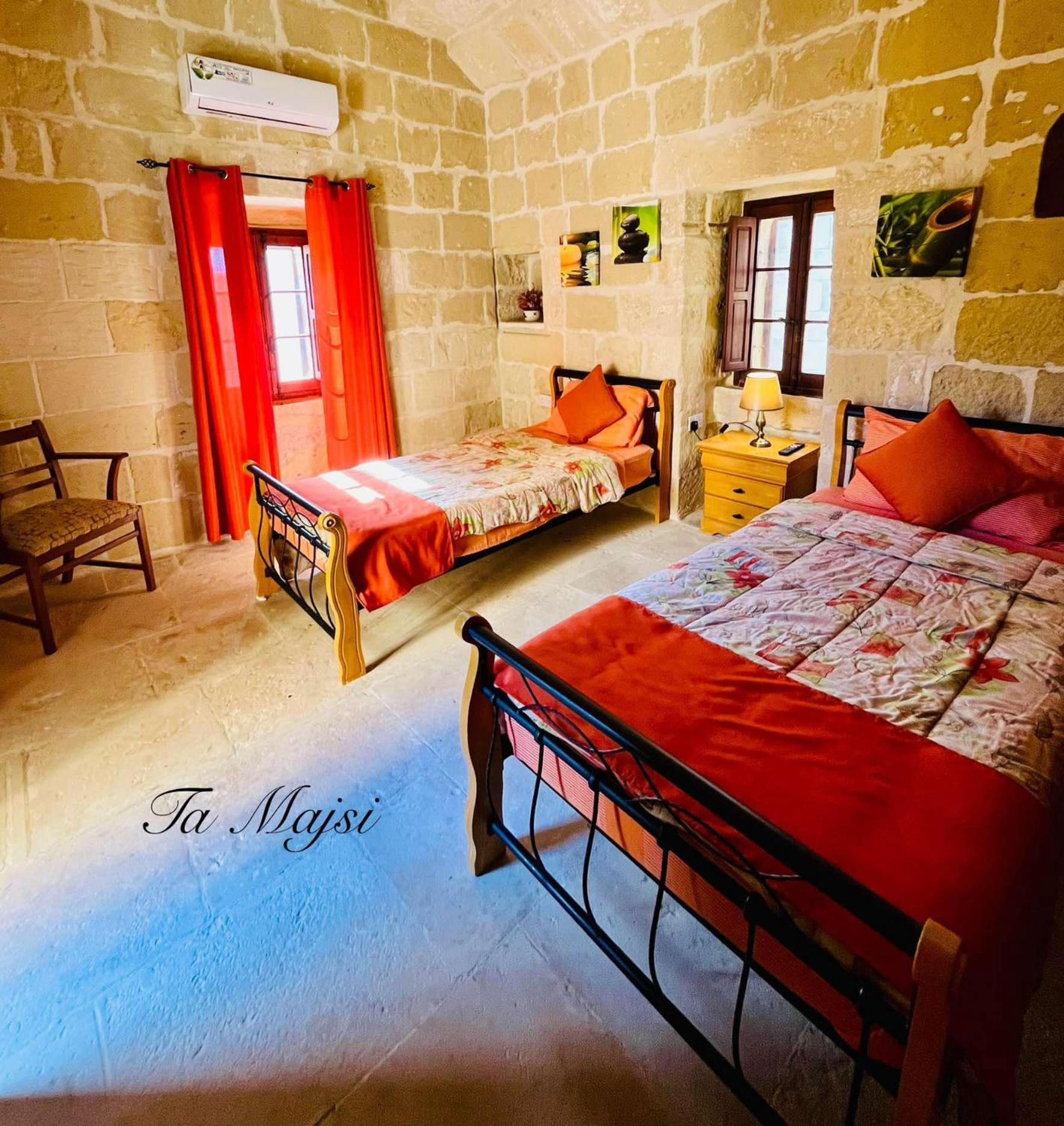 Ta Majsi Farmhouse With Indoor Heated Pool San Lawrenz Dış mekan fotoğraf